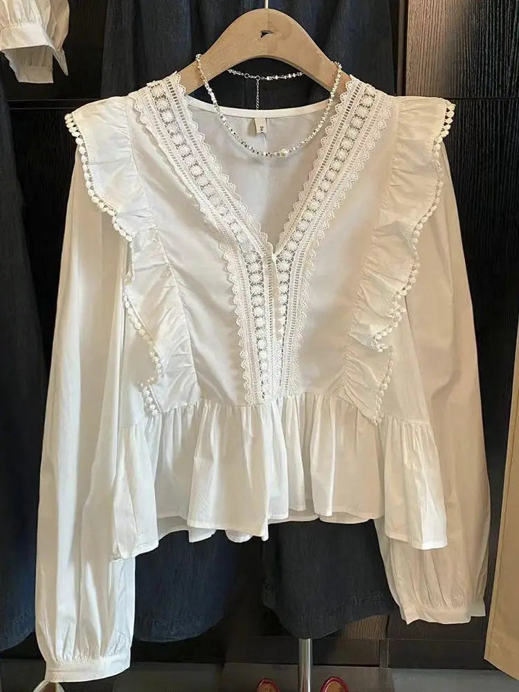 Blusa com Babados e Decote em V – Elegância Casual