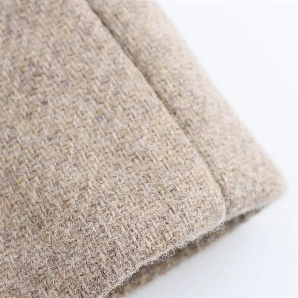 Sobretudo Feminino com Cinto e Gola de Pelo – Outono/Inverno