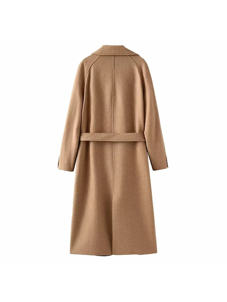 Casaco Longo – Estilo, Conforto e Sofisticação