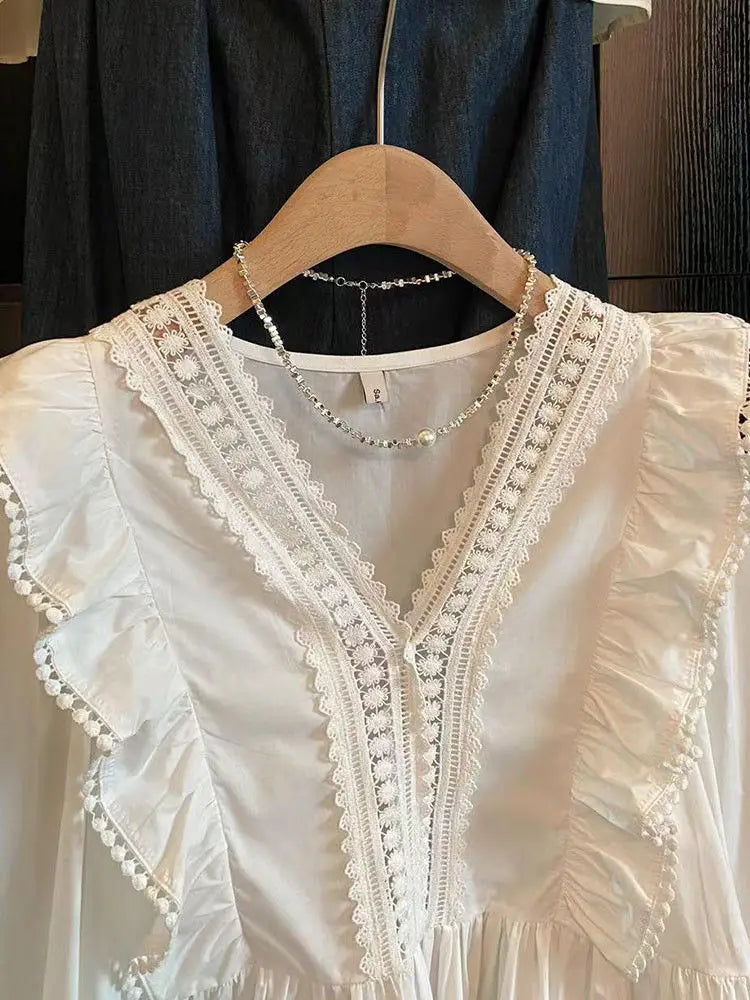 Blusa com Babados e Decote em V – Elegância Casual