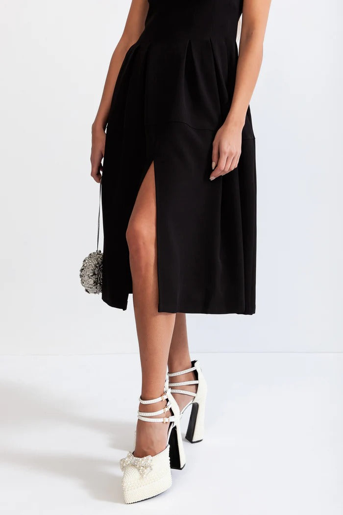 Vestido de cano médio com detalhes florais - Preto