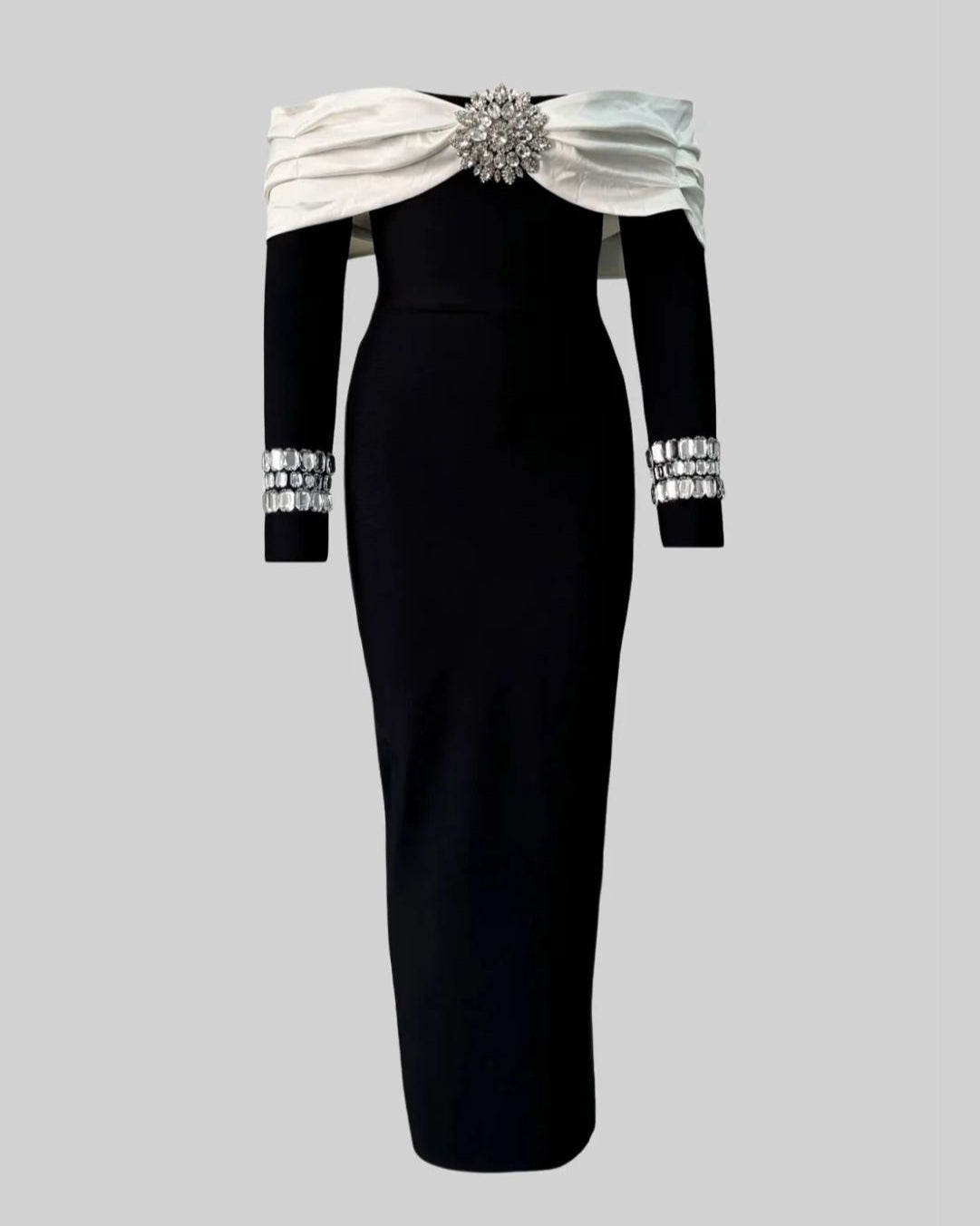 Vestido com Bordado à Mão em Pedrarias – Modelo Ombro a Ombro com Silhueta Ajustada e Elegância Artesanal