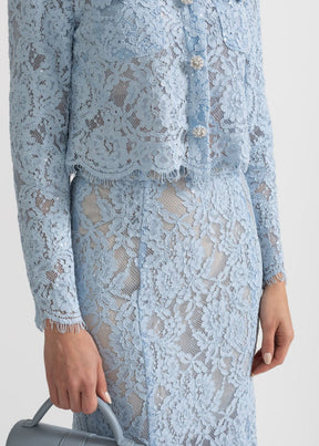 Conjunto Renda com Design Elegante – Blusa Bordada à Mão e Saia em Linha A