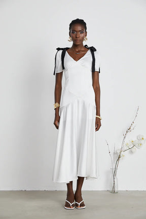 Vestido Longo Elegante  Laços e Decote em V