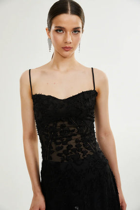 Vestido Longo Renda Floral Exclusiva e Caimento Fluido de Luxo