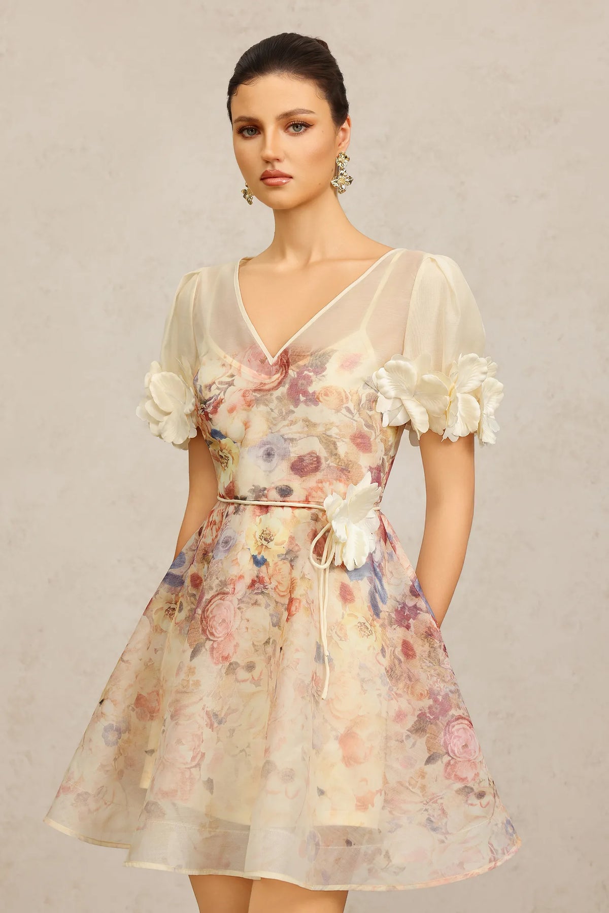 Vestido A-Line Lavanda com Estampa Floral Wisteria e Cintura Marcada