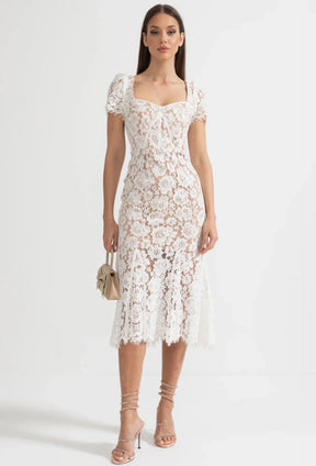 Vestido Longo de Renda Bordada - Silhueta Sereia com Estrutura Interna e Elegância Atemporal