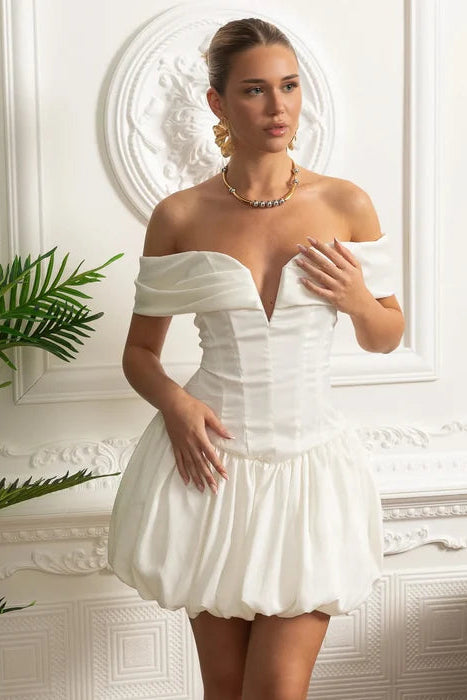 Vestido – Mini Branco, Manga Curta, Cintura Baixa, Elegante para Festa