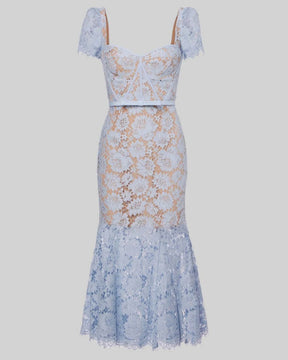 Vestido Longo de Renda Bordada - Silhueta Sereia com Estrutura Interna e Elegância Atemporal