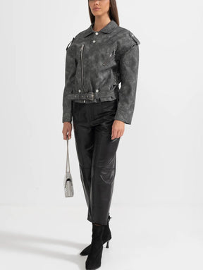 Jaqueta de Couro Feminina com Design Atemporal – Estilo e Elegância para Todas as Estações