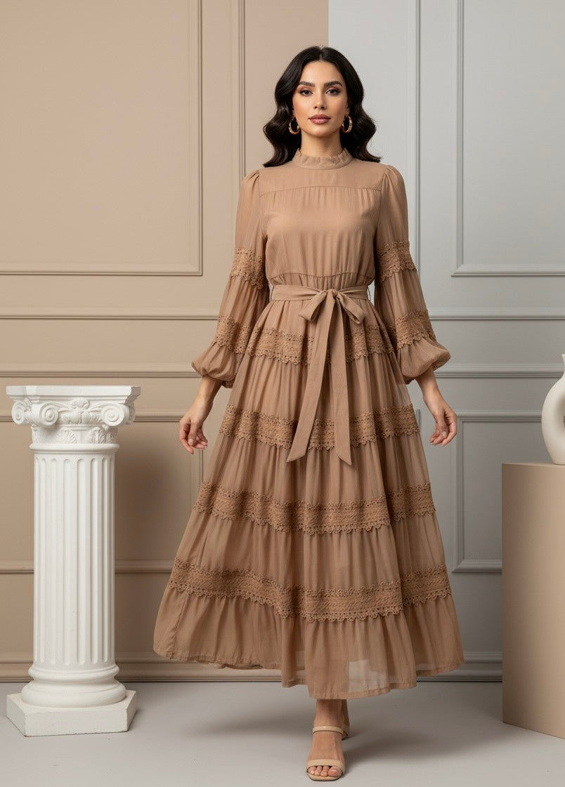 Vestido Renda Longo com Manga Bufante – Renda Delicada e Faixa Ajustável
