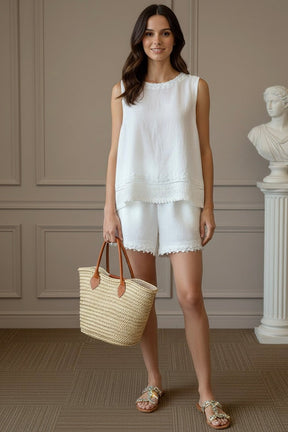 Conjunto Linho Bordado com Renda Branca – Delicadeza e Elegância em Duas Peças