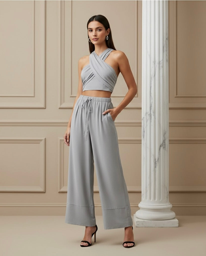 Conjunto Regata com Gola Halter - Elegância e Conforto em um Conjunto Sofisticado