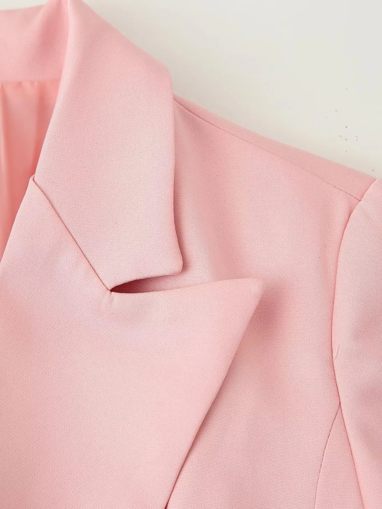 Conjunto Élise – Blazer Alfaiataria e Saia Plissada com Renda