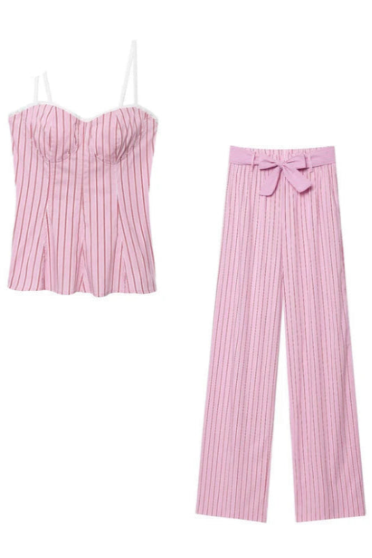 Conjunto Listrado com Top Laço e Calça de Alfaiataria – Elegância Leve para o Verão