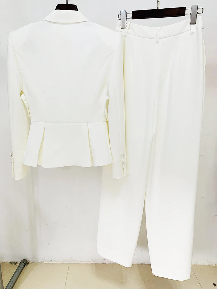 Conjunto de Alfaiataria Exclusivo – Blazer com Recortes e Calça com Fenda