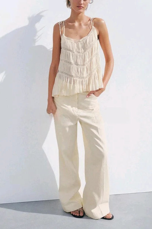 Blusa de Alças Finas com Caimento Reto e Acabamento Delicado – Leve, Moderna e Versátil