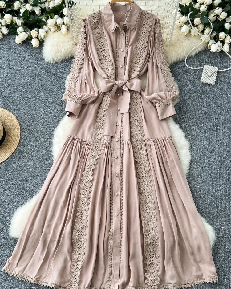 Vestido Longo com Renda e Botões Frontais – Modelagem A-line e Cintura Ajustável