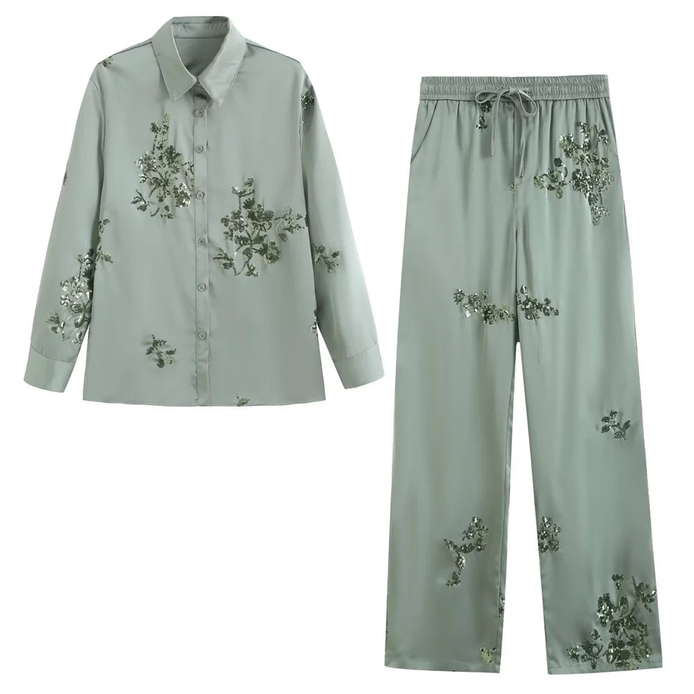 Conjunto de Camisa Bordada à Mão com Paetês e Calça de Cetim – Sofisticação em Cada Detalhe