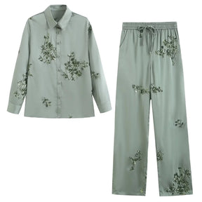 Conjunto de Camisa Bordada à Mão com Paetês e Calça de Cetim – Sofisticação em Cada Detalhe