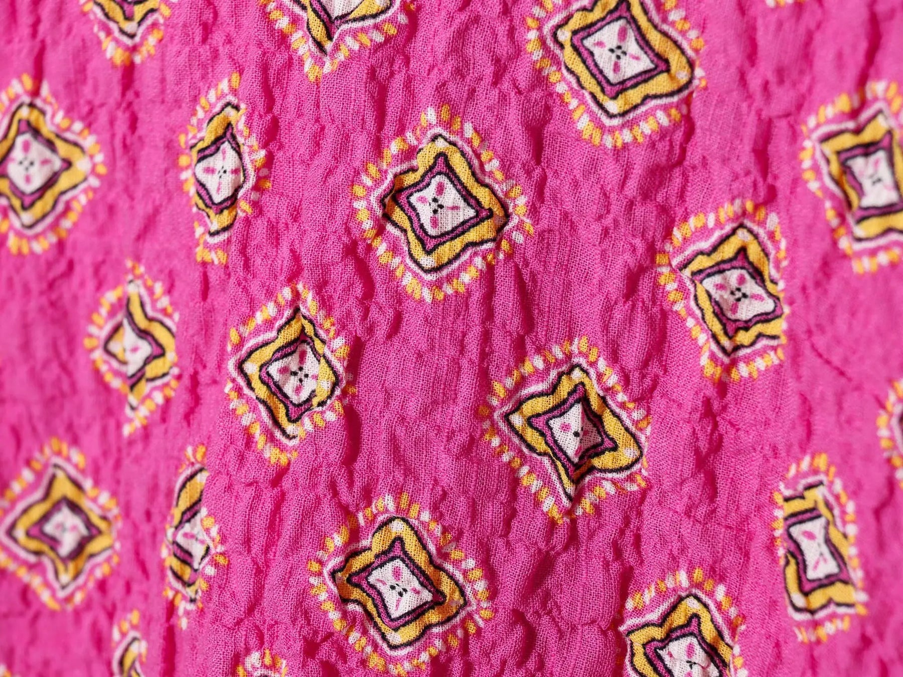 Conjunto Essence – Top Estampado em Favo & Saia Midi de Cintura Alta