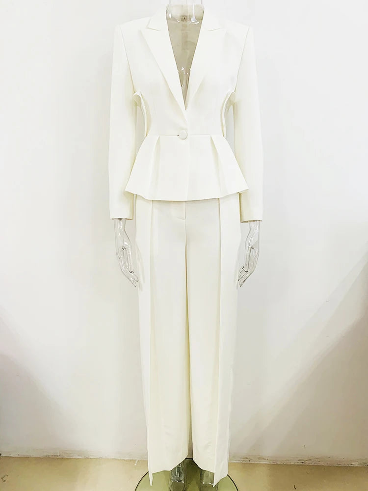 Conjunto de Alfaiataria Exclusivo – Blazer com Recortes e Calça com Fenda