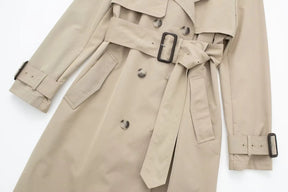 Trench Coat Feminino Slim com Gola e Cinto