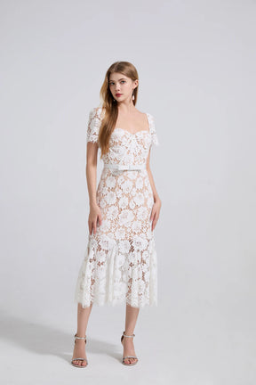 Vestido Longo de Renda Bordada - Silhueta Sereia com Estrutura Interna e Elegância Atemporal