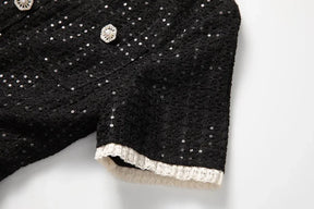 Vestido Preto Elegante com Pedrarias Bordadas à Mão e Cintura Marcada