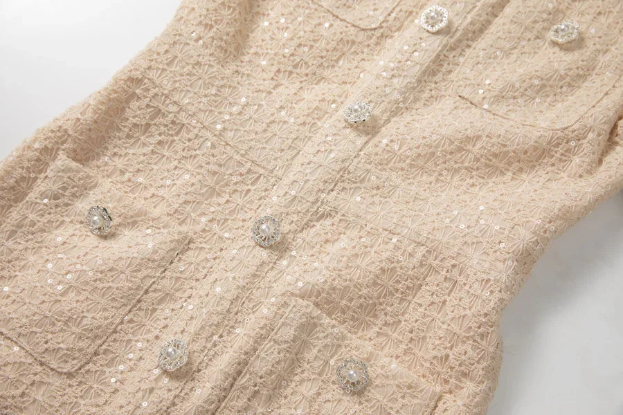 Vestido Preto Elegante com Pedrarias Bordadas à Mão e Cintura Marcada