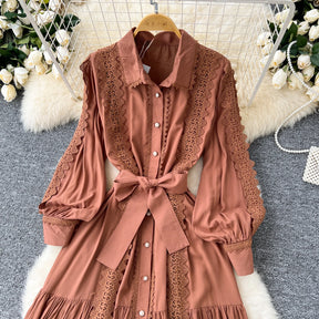 Vestido Longo com Renda e Botões Frontais – Modelagem A-line e Cintura Ajustável