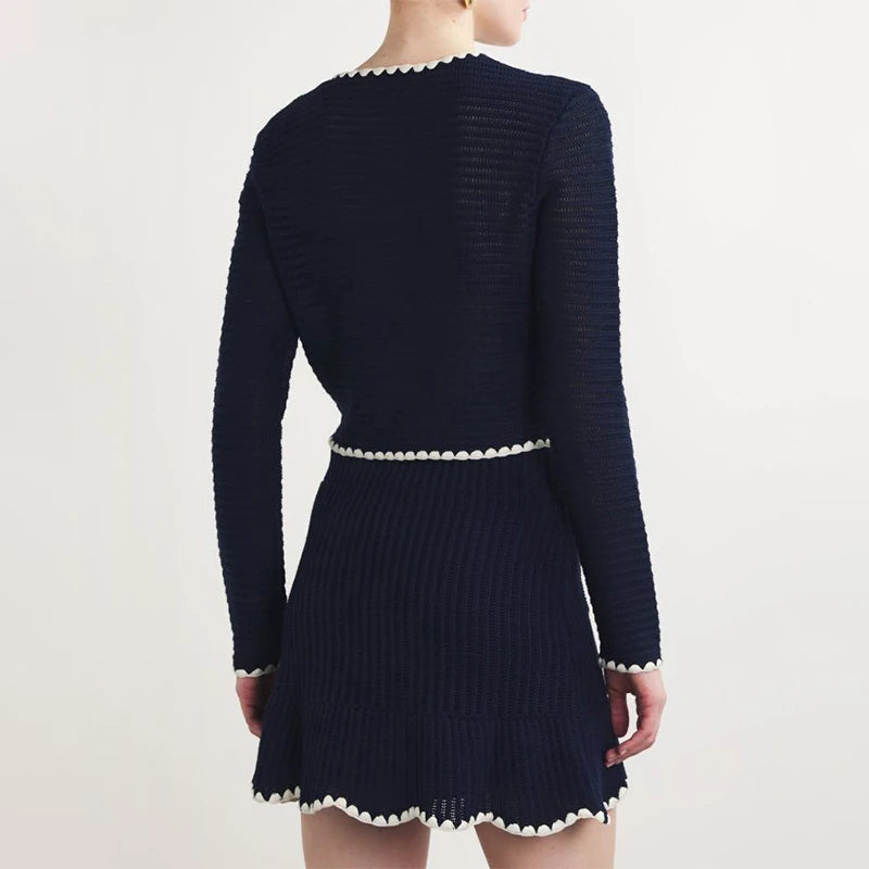 Conjunto Modal Cardigan e Mini Saia - Estilo Retrô Luxuoso