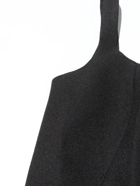 Vestido Longo Bicolor com Decote Reto – Cintura Alta e Saia Plissada em Silhueta Escultural