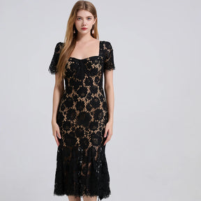 Vestido Longo de Renda Bordada - Silhueta Sereia com Estrutura Interna e Elegância Atemporal