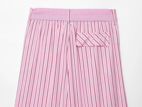 Conjunto Listrado com Top Laço e Calça de Alfaiataria – Elegância Leve para o Verão