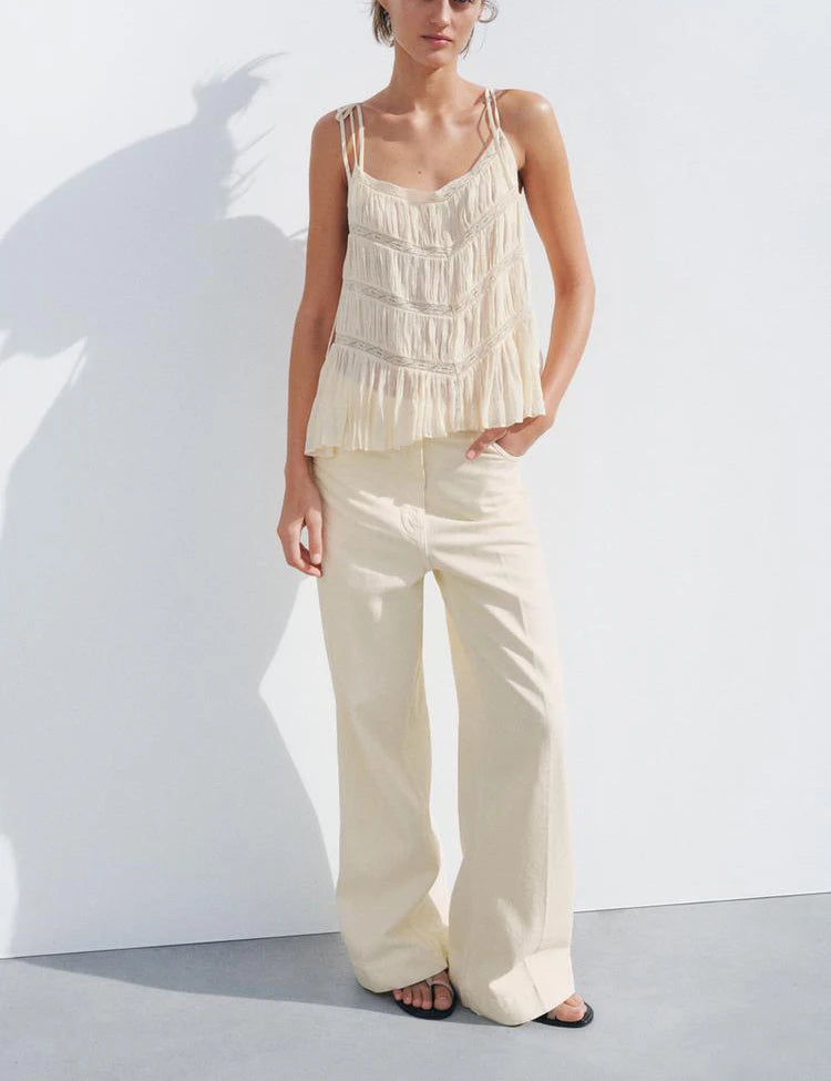 Blusa de Alças Finas com Caimento Reto e Acabamento Delicado – Leve, Moderna e Versátil