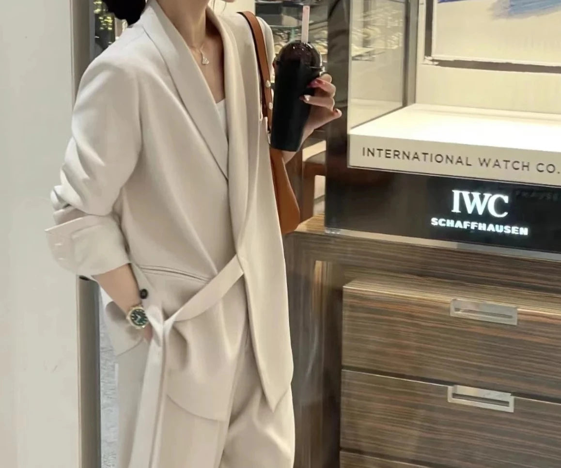 Conjunto Blazer Com Botão e faixa lateral