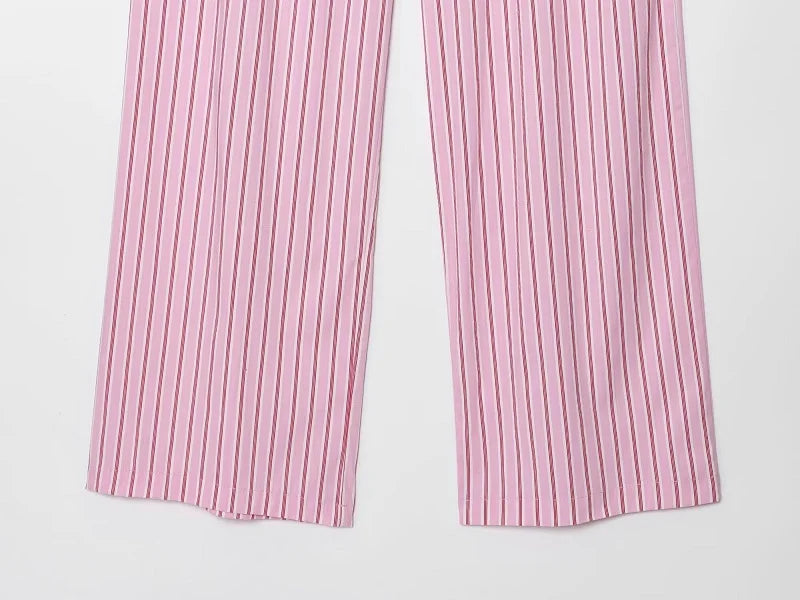 Conjunto Listrado com Top Laço e Calça de Alfaiataria – Elegância Leve para o Verão