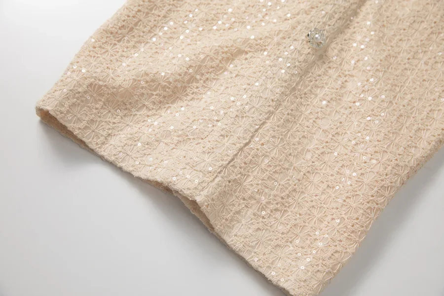 Vestido Preto Elegante com Pedrarias Bordadas à Mão e Cintura Marcada