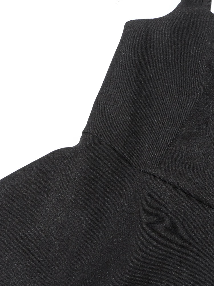 Vestido Longo Bicolor com Decote Reto – Cintura Alta e Saia Plissada em Silhueta Escultural