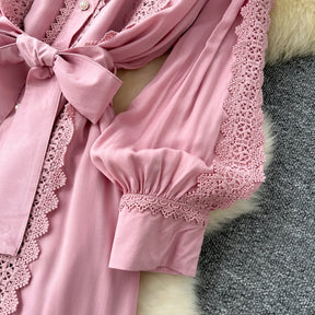 Vestido Longo com Renda e Botões Frontais – Modelagem A-line e Cintura Ajustável