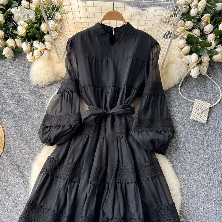 Vestido Renda Longo com Manga Bufante – Renda Delicada e Faixa Ajustável