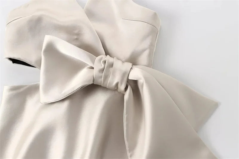 Top Estruturado com Meio Laço – Elegância Moderna em Corset