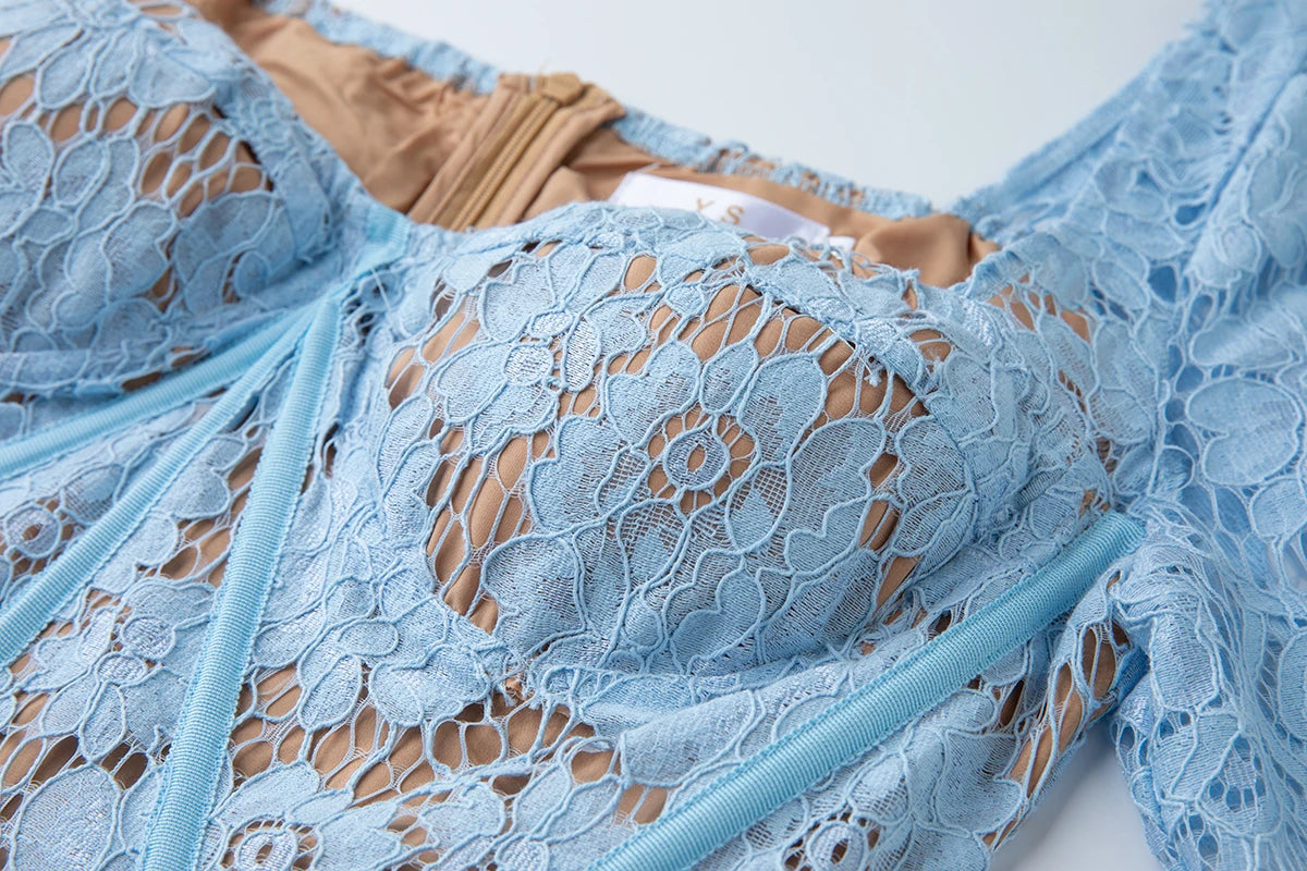 Vestido Longo de Renda Bordada - Silhueta Sereia com Estrutura Interna e Elegância Atemporal