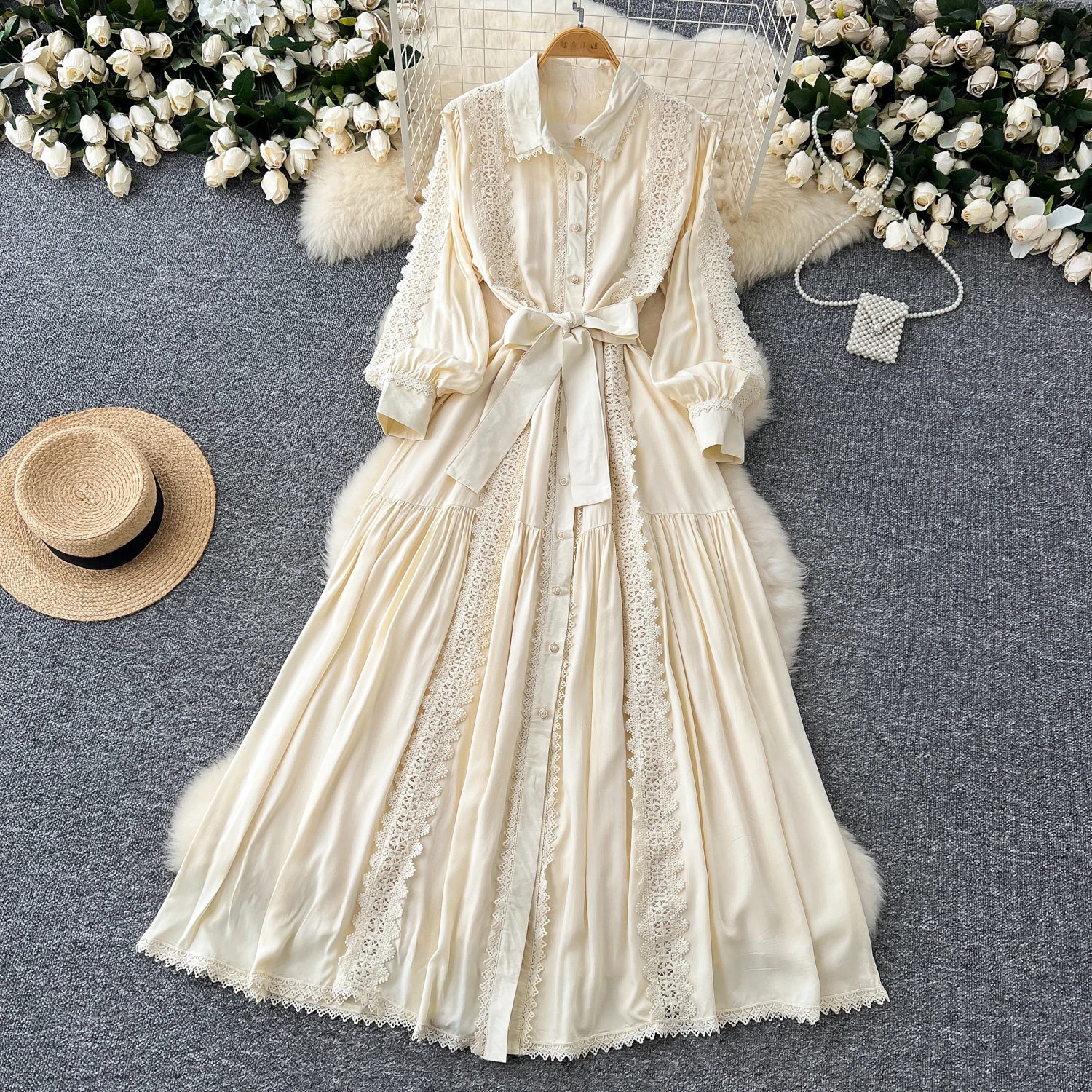 Vestido Longo com Renda e Botões Frontais – Modelagem A-line e Cintura Ajustável