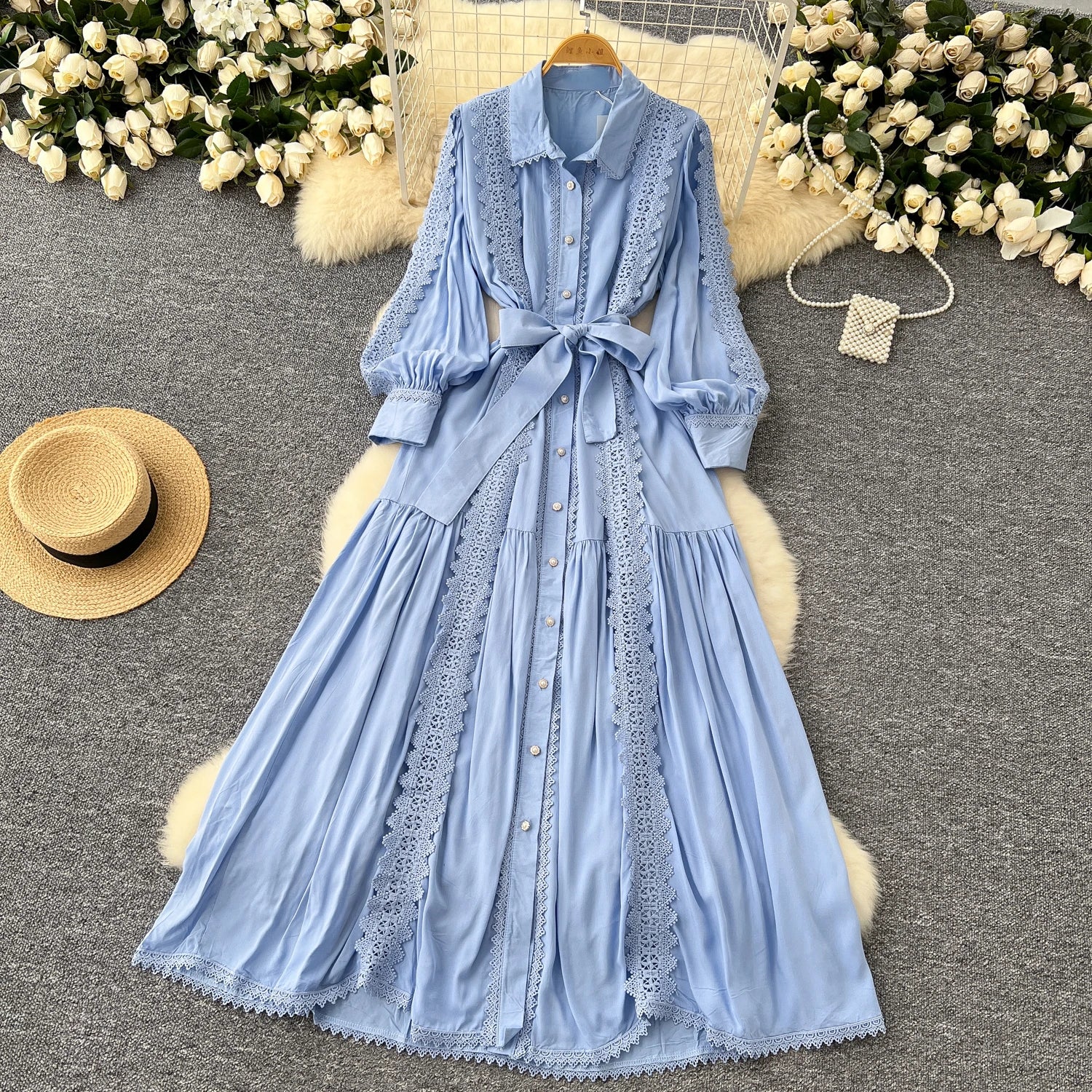 Vestido Longo com Renda e Botões Frontais – Modelagem A-line e Cintura Ajustável