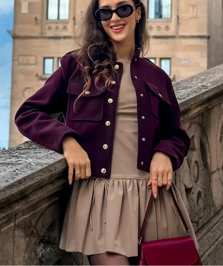 Jaqueta em Tweed Texturizado – Corte Reto e Botões Dourados