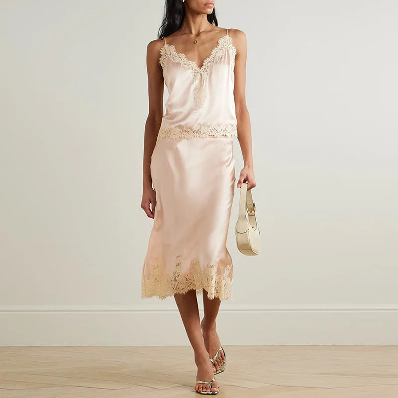 Conjunto Luxo com Renda Contrastada e Saia Longa – Elegância Atemporal