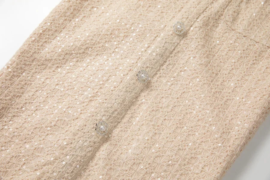 Vestido Preto Elegante com Pedrarias Bordadas à Mão e Cintura Marcada