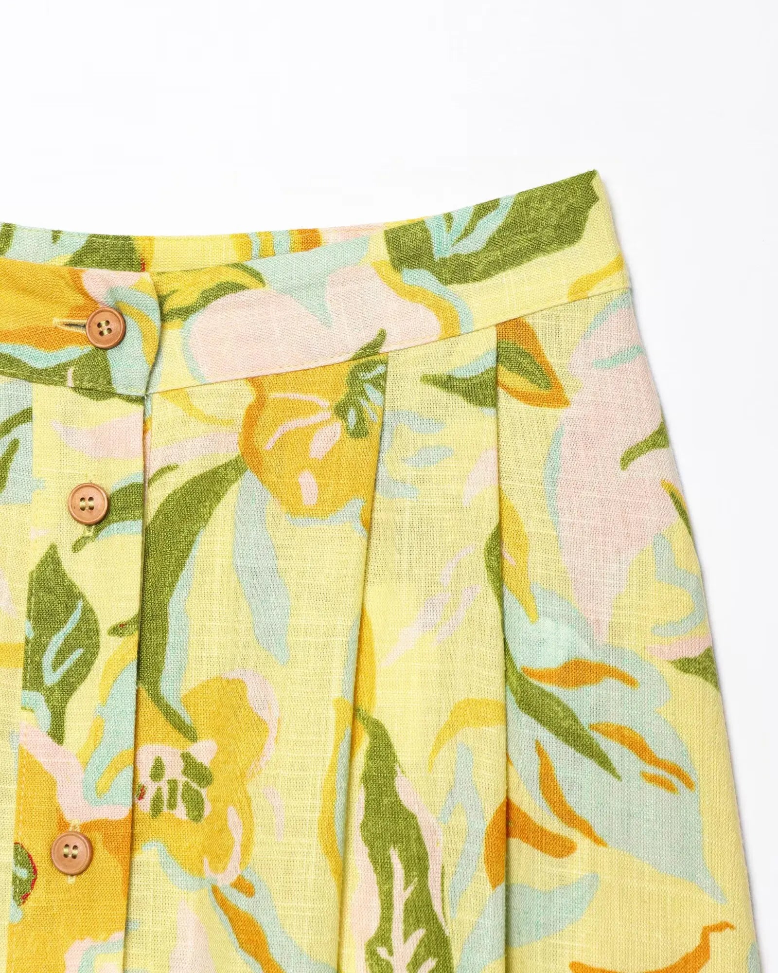 Conjunto Floral com Top Cropped e Saia Evase – Duas Peças Elegantes